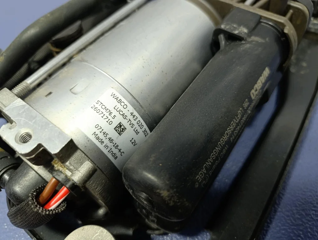 Audi A8 D5 4N 17- Compressor Suspensão image 8