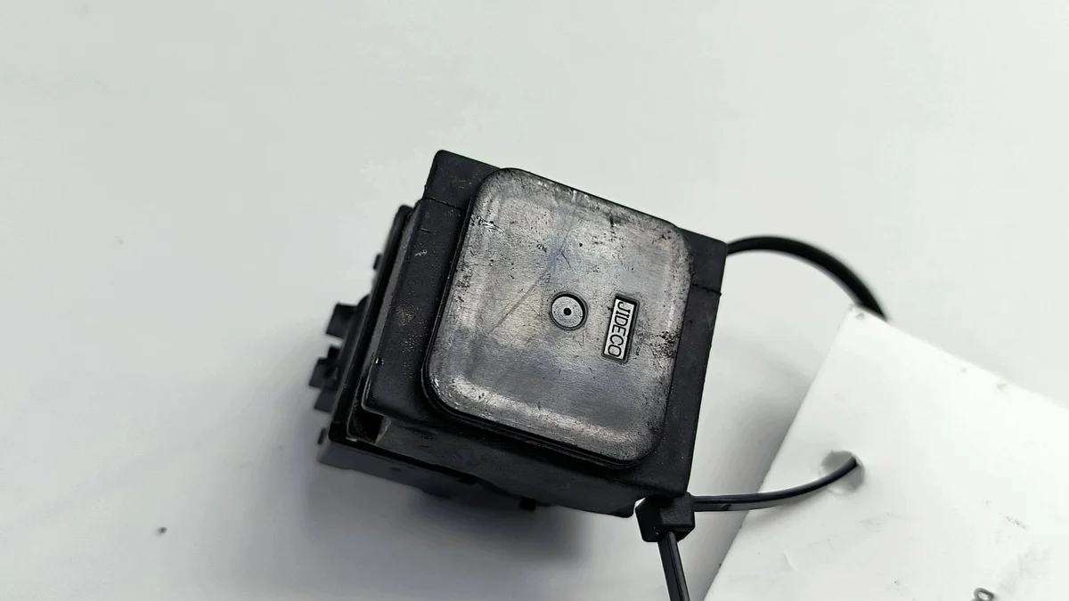 Relé Ducati Monster Plus Usado OEM image 2