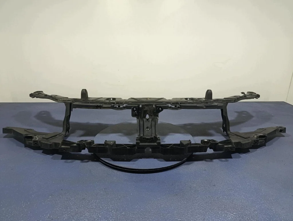 RENAULT LAGUNA III 07- Renfort avant