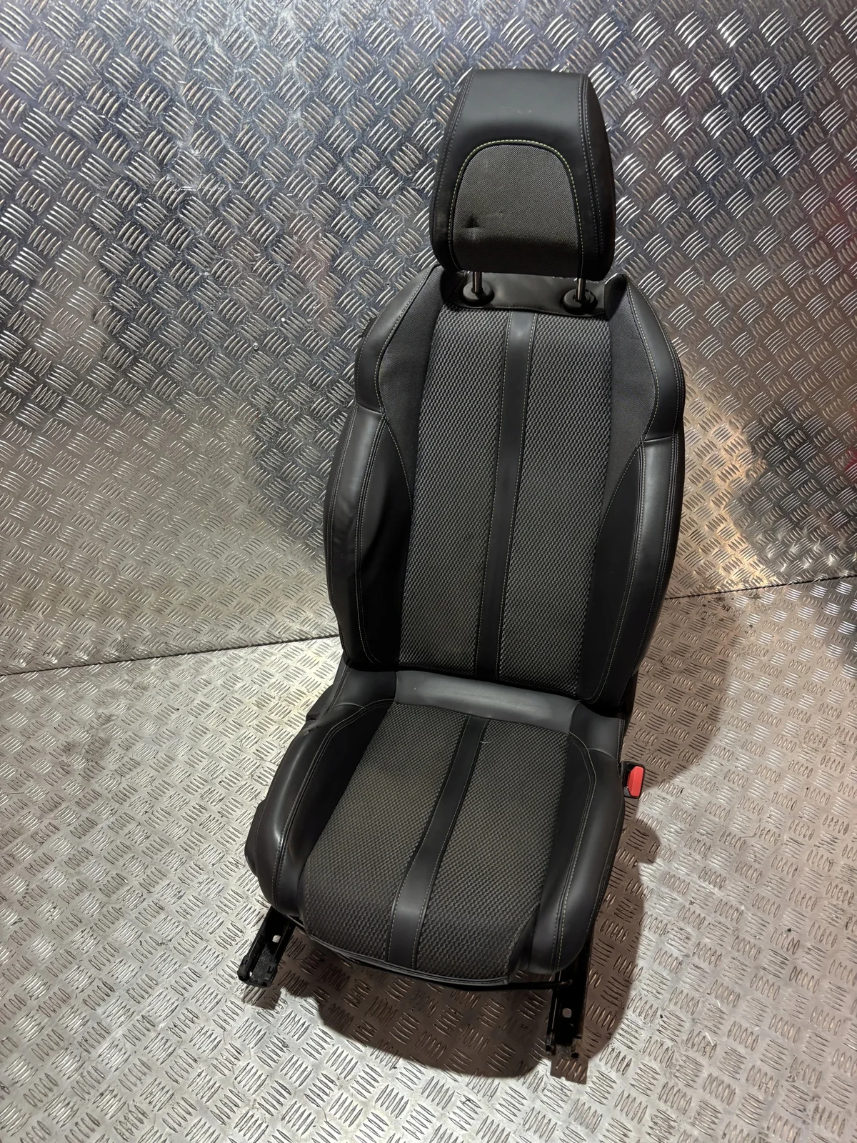 Siège avant droit Peugeot e-2008 II