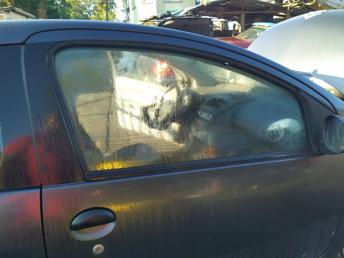 Citroen C1 I dörrglas fram höger image 2