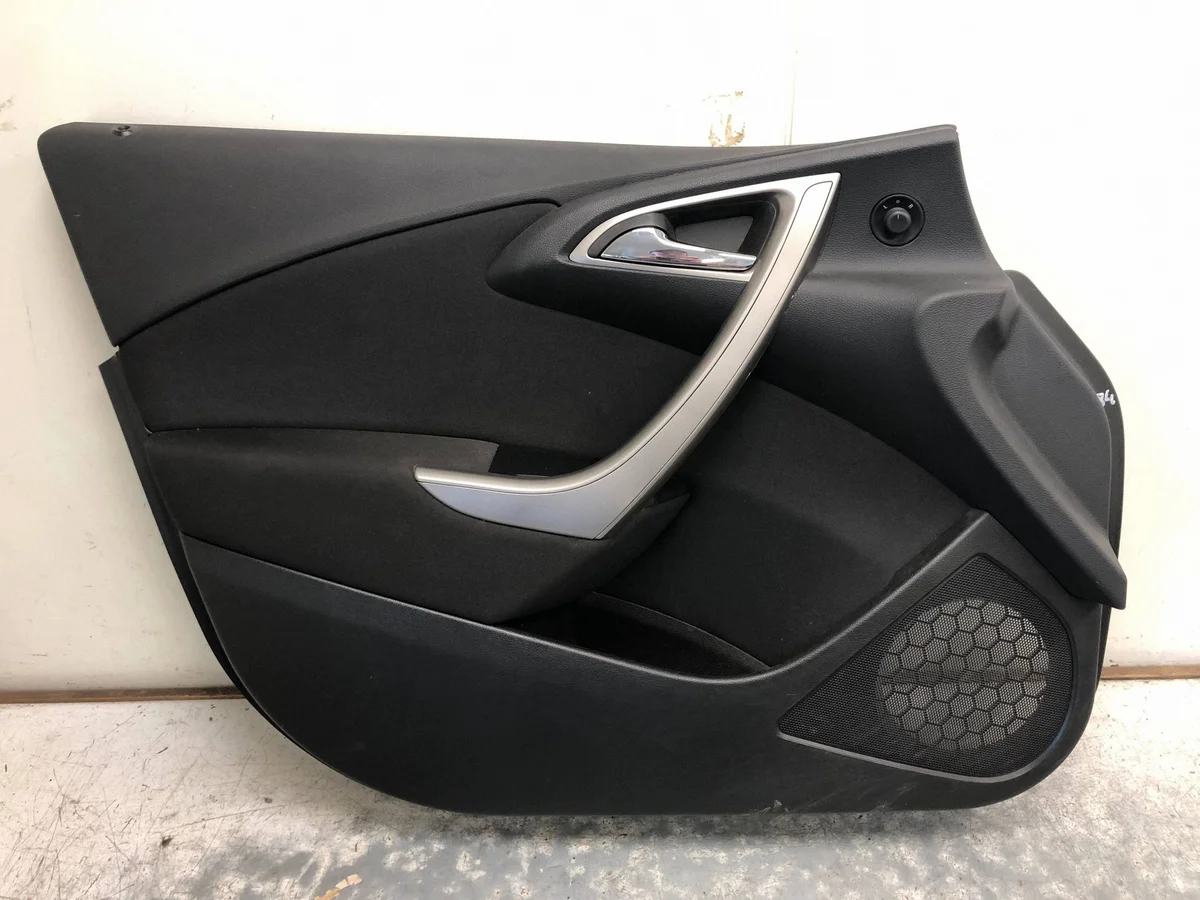 Panel puerta delantera izquierda Opel Astra J