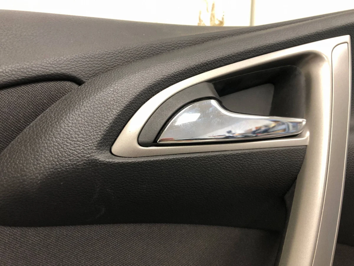 Panel puerta delantera izquierda Opel Astra J image 5