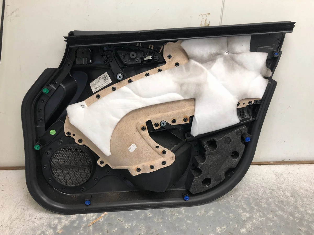 Panel puerta delantera izquierda Opel Astra J image 7