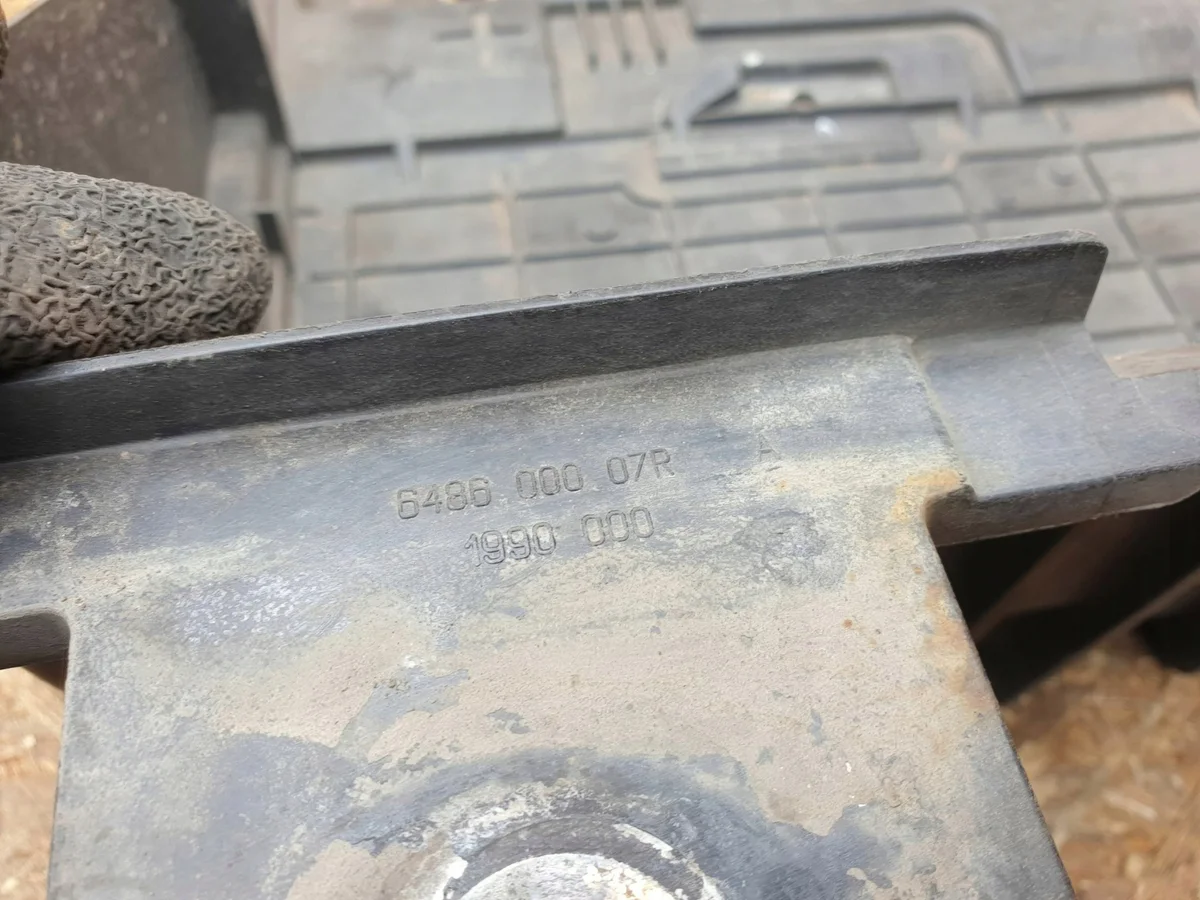 Renault Master III Battery Tray 648600007R image 6