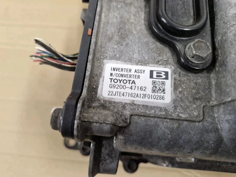 Toyota Prius Plus 1.8 Hybrid Wechselrichter G9200-47162 image 4