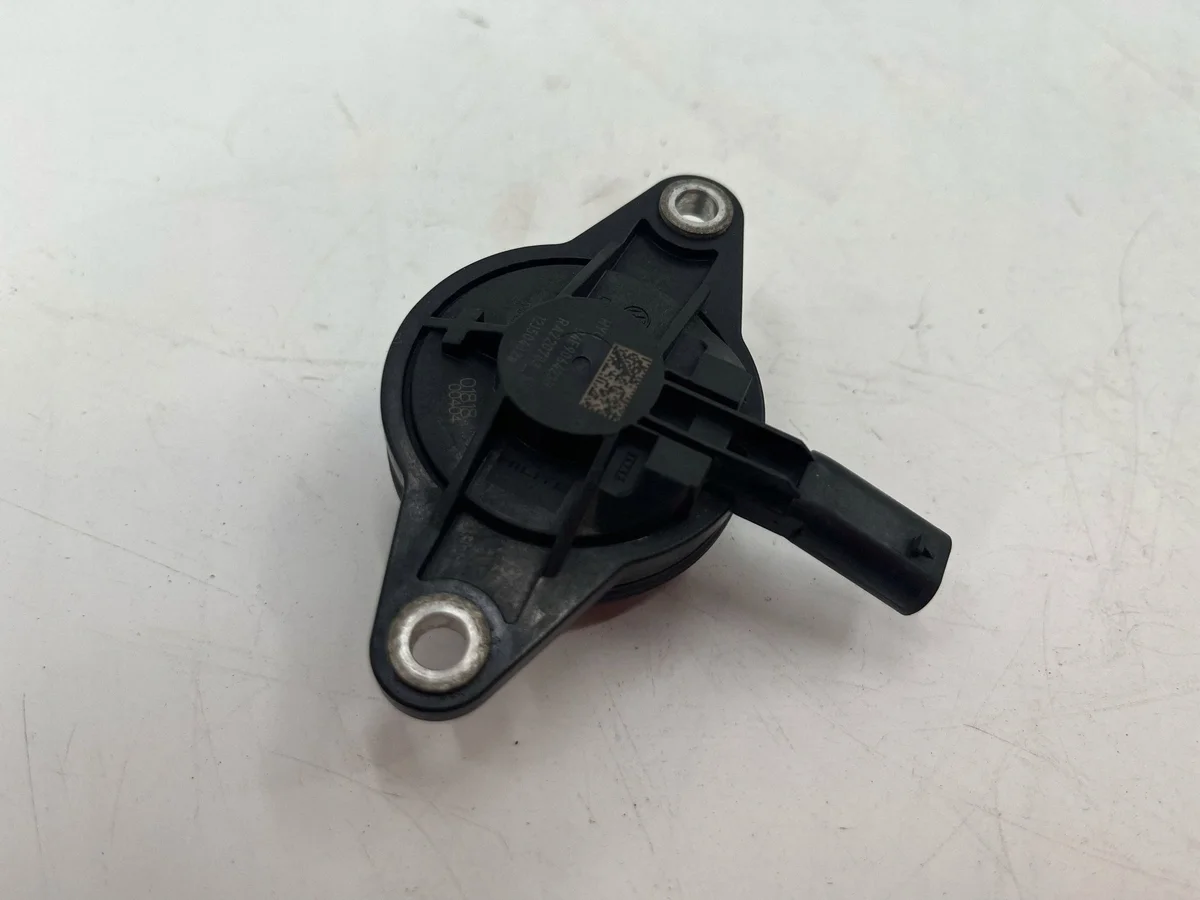Audi A3 S3 8V 2018 Nockenwellensensor 04E906423B image 4