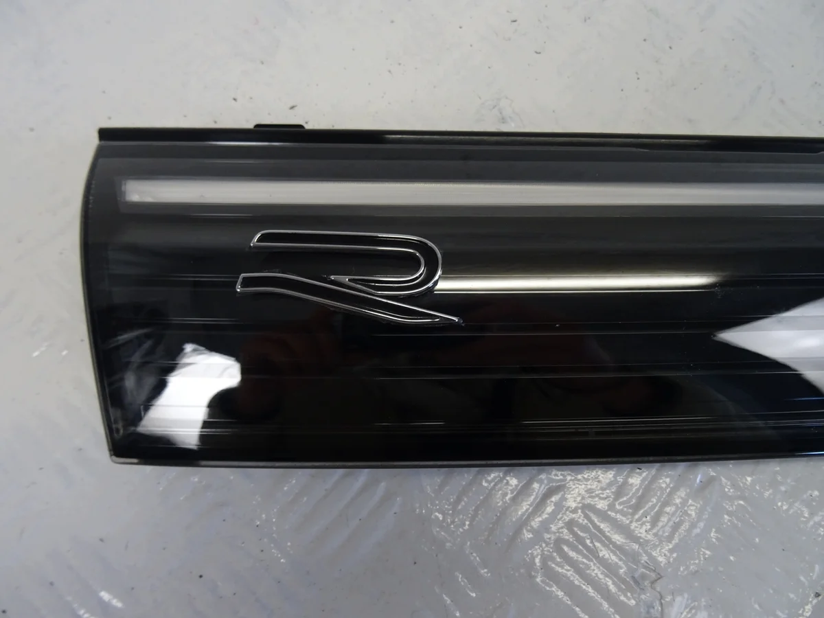 DRL LED Grill Rechts Vorne VW Tiguan III R-Line image 3