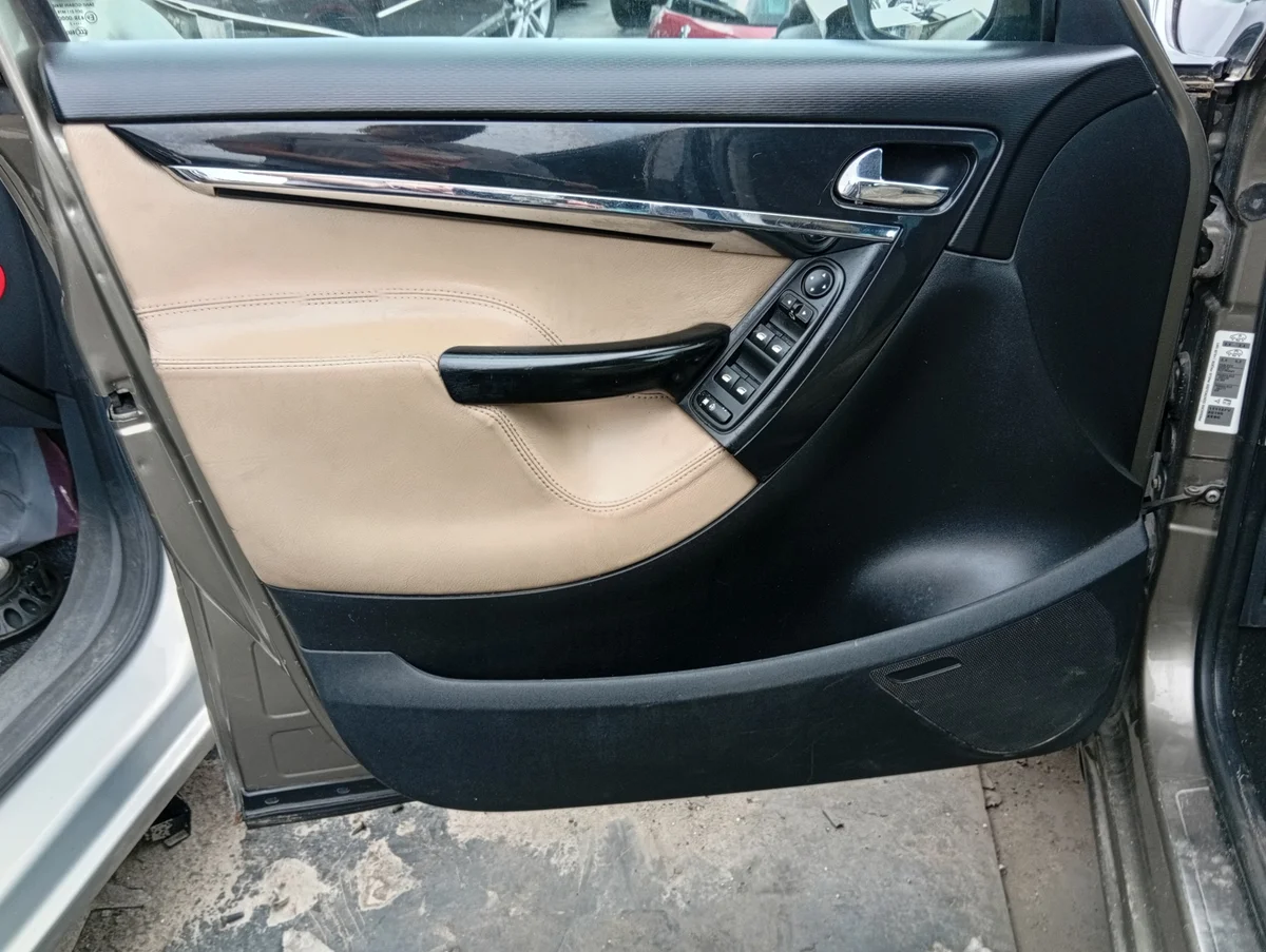 Citroen C4 Picasso FL vasen etupaneeli