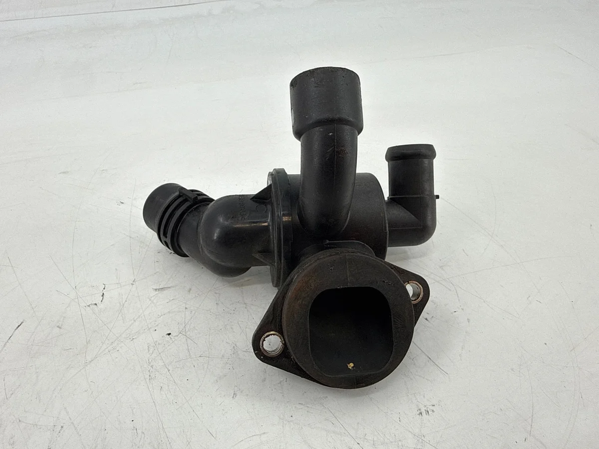 Audi A5 8T 8F 2012 Carcaça Termostato B2304330754
