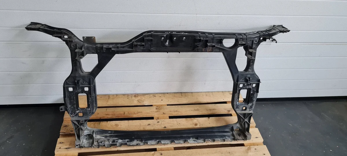 Audi Q5 8R Frontbalk 8R0805594