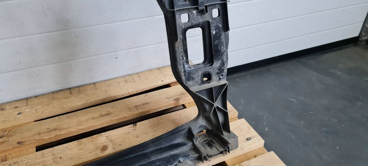 Audi Q5 8R Frontbalk 8R0805594 image 3