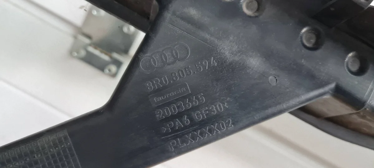 Audi Q5 8R Frontbalk 8R0805594 image 9