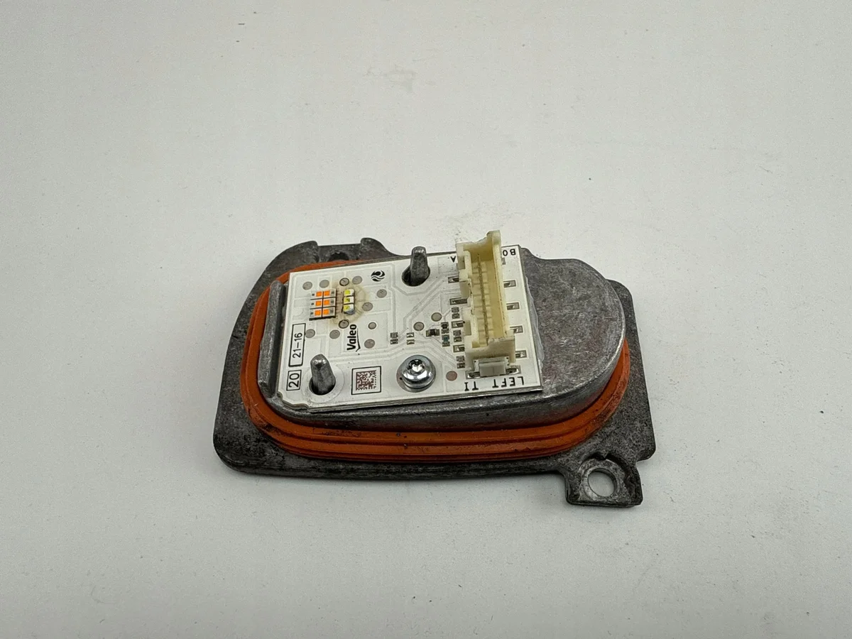 Audi A3 S3 8V 2016 LED Headlight Control Unit 90071302 image 4