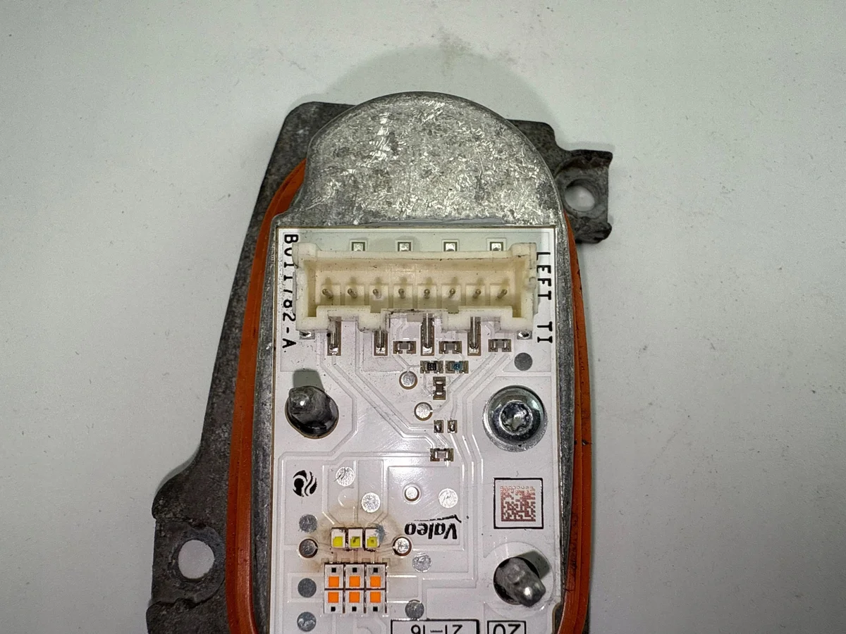 Audi A3 S3 8V 2016 LED Headlight Control Unit 90071302 image 5