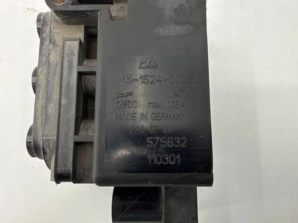 Audi Q7 4L Luftfjädring Ventilblock Bak 15152400082 image 6