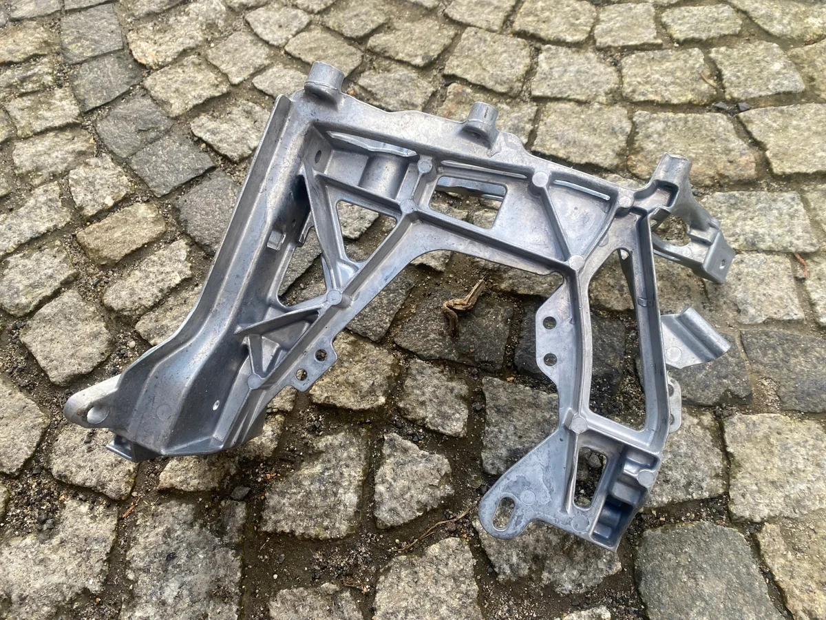 MERCEDES 205 Support Phare Droit Avant