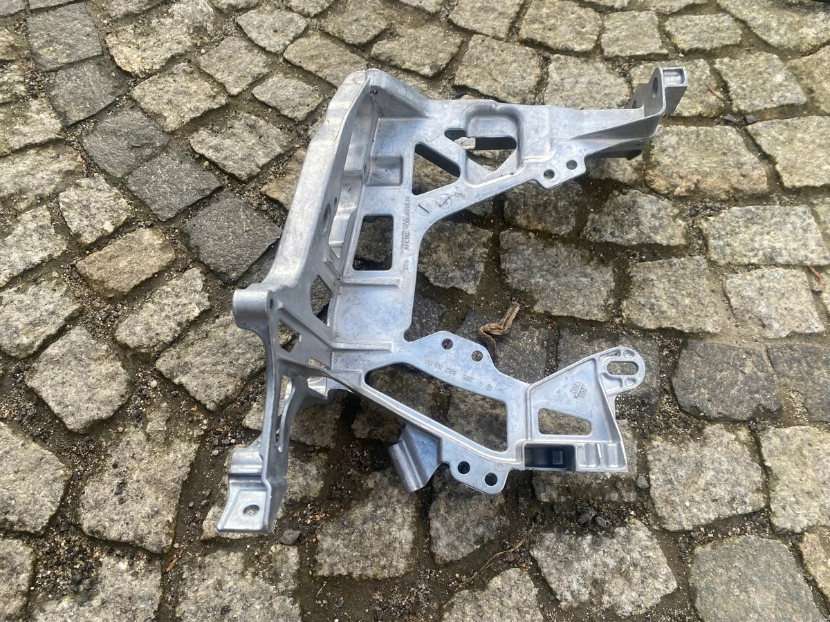 MERCEDES 205 Support Phare Droit Avant image 4