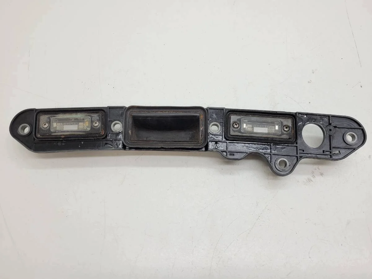 Takaluukun kahva VW Touran 1T0827574H