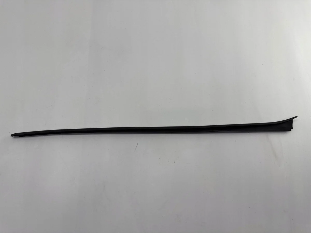 5H0854327A VW Golf VIII 8 2019- Leiste