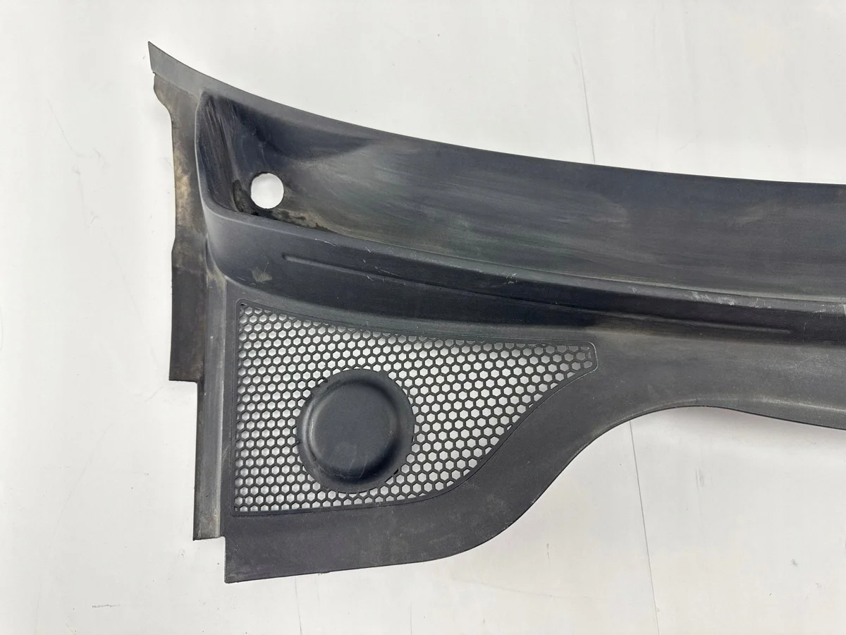 Audi Q3 8U Windlauf 8U2819403 image 3