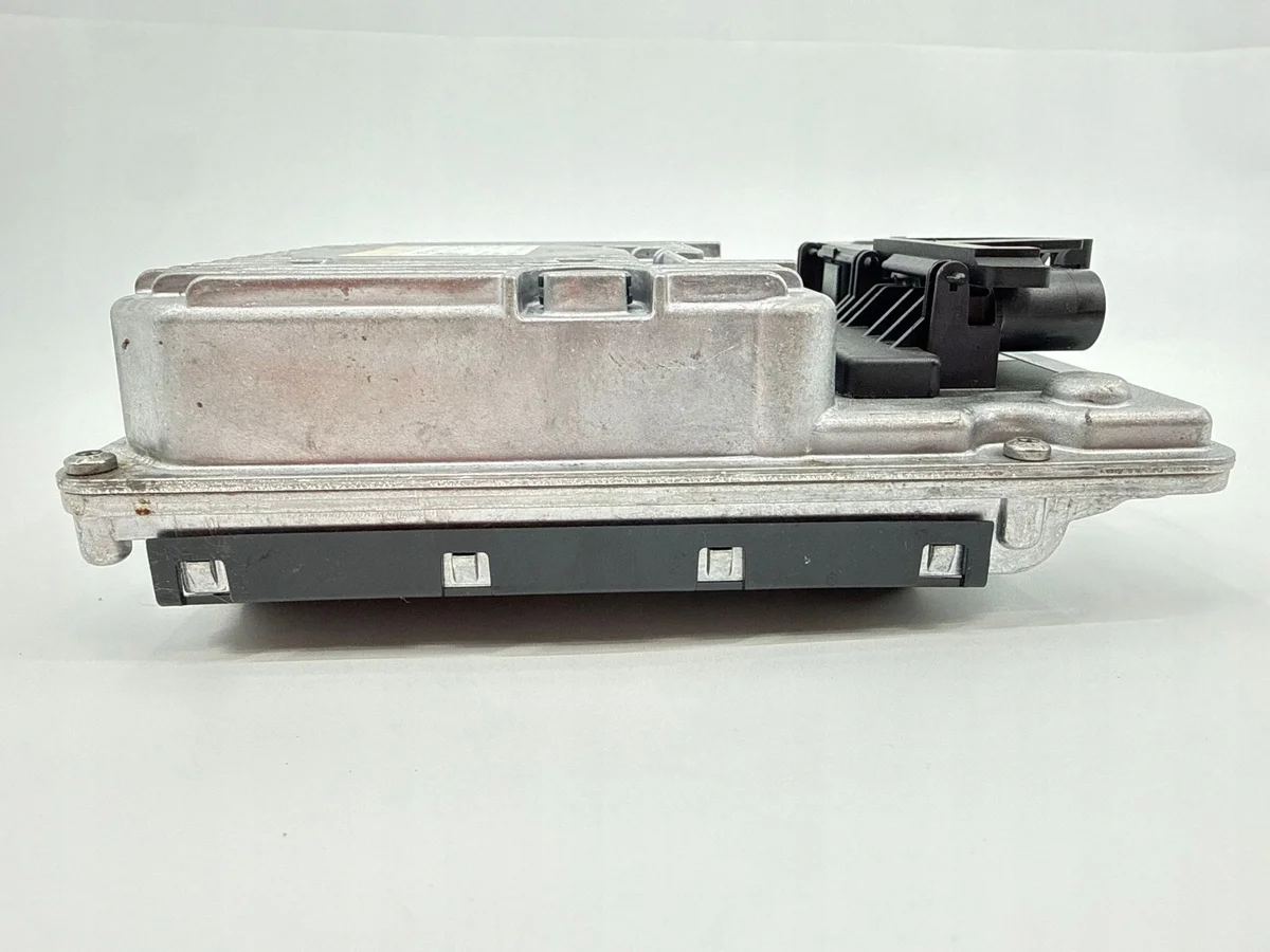Audi A3 8Y 2023 Convertidor de Voltaje 5WA959663A image 4