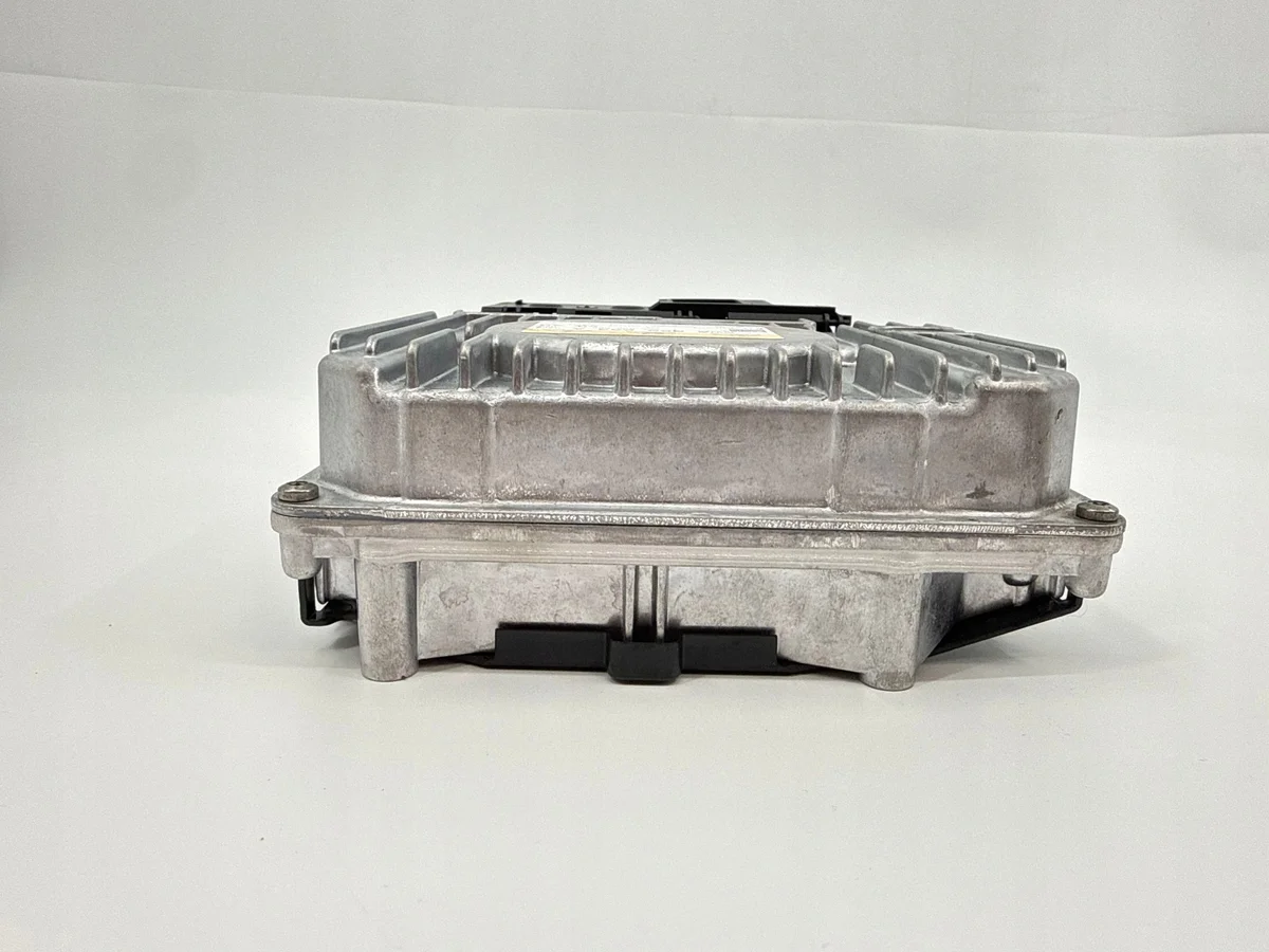 Audi A3 8Y 2023 Convertidor de Voltaje 5WA959663A image 5