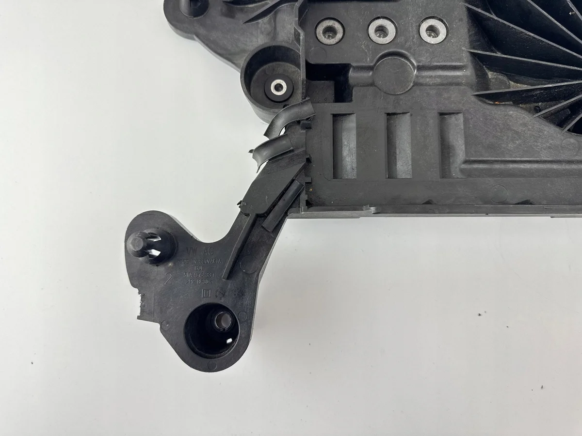 Audi A3 8Y 1.5 TSI Akun Teline 5WA915331