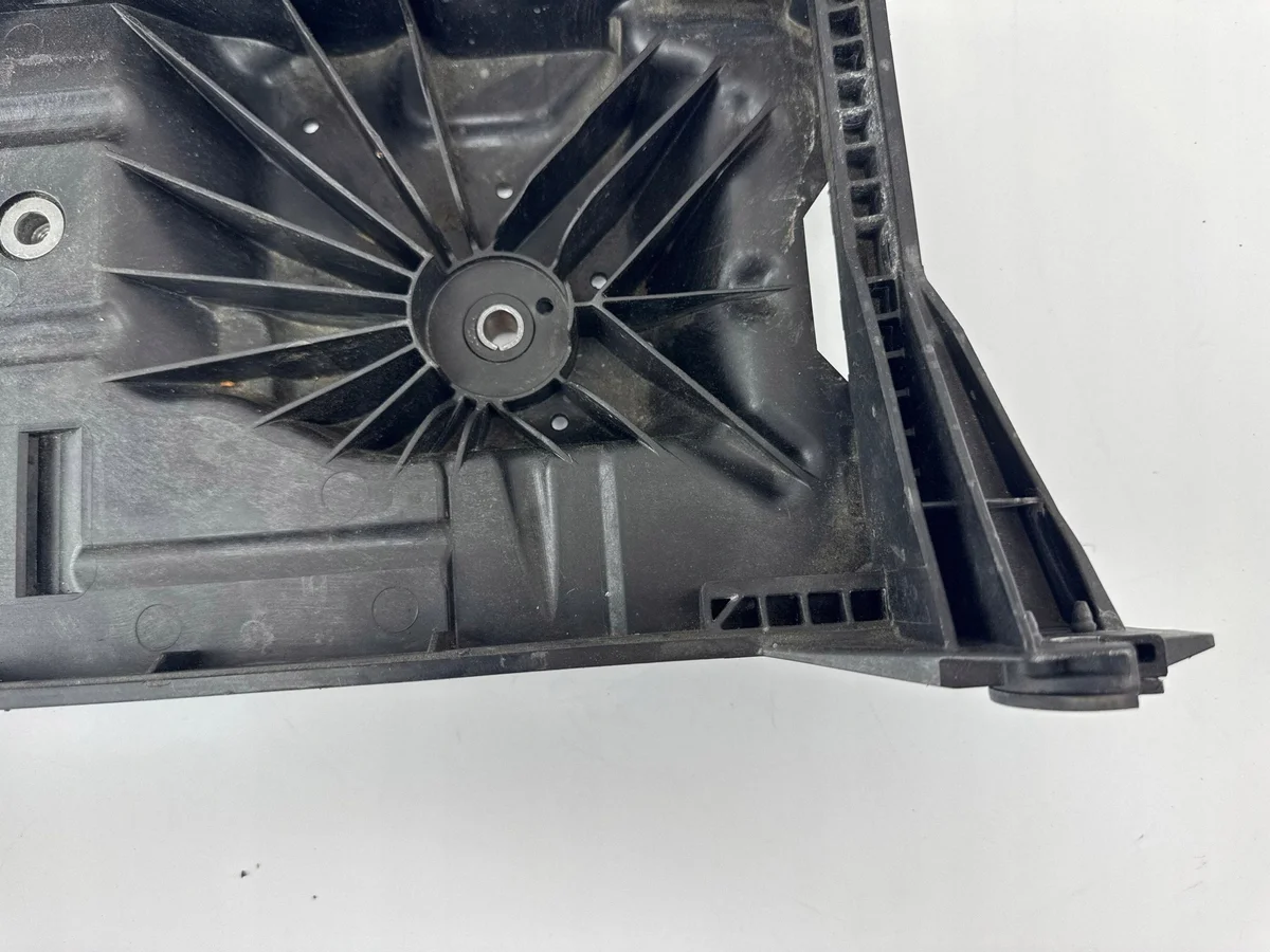 Audi A3 8Y Batterihållare 5WA915331 image 5