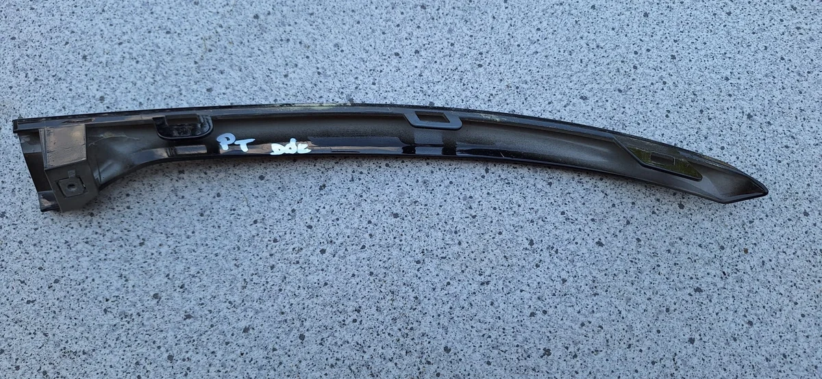 Moldura Parachoques Jeep Grand Cherokee WL Derecha