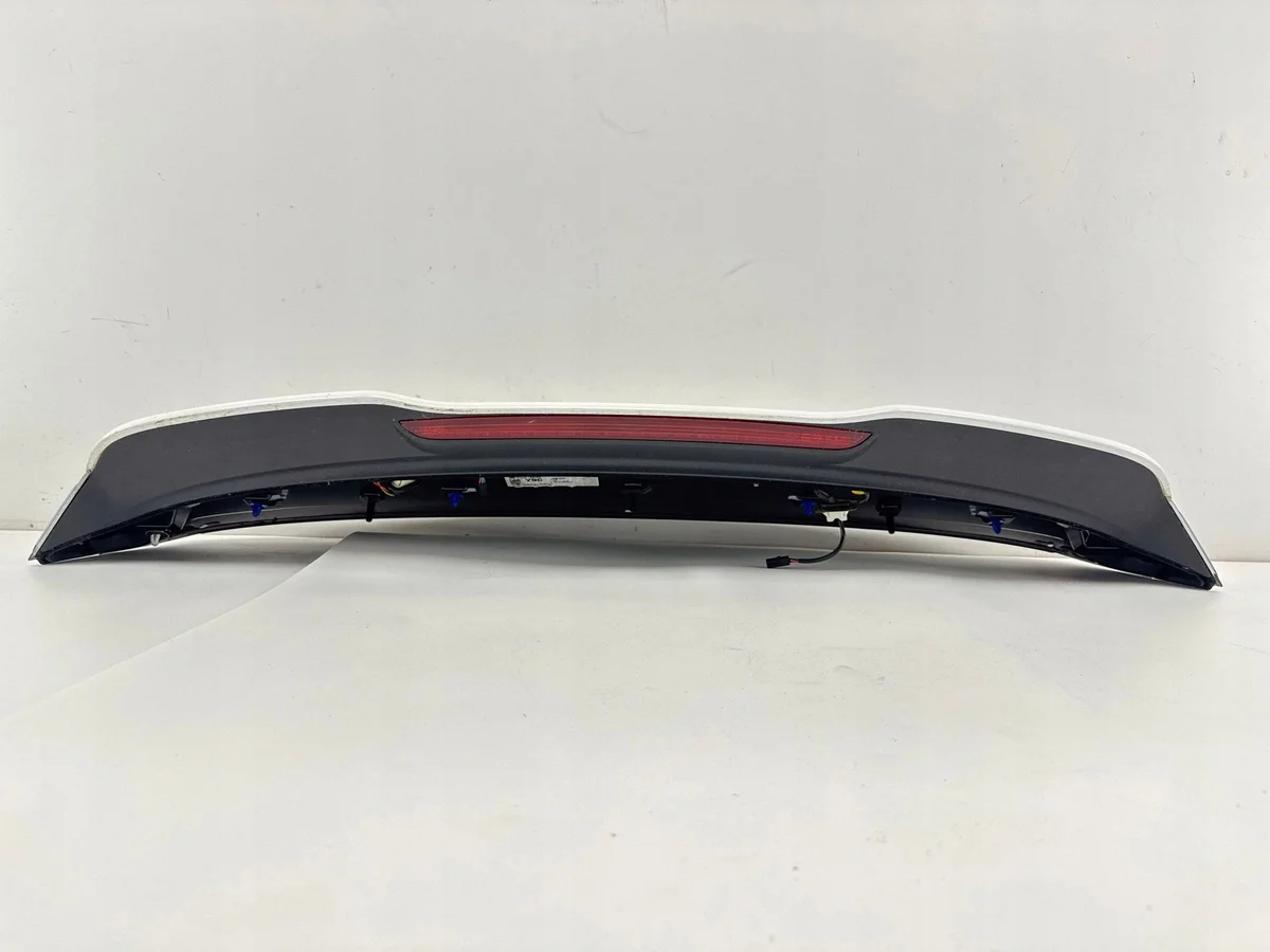 Audi 8V4827933C Spoiler Klappe Gebraucht image 3