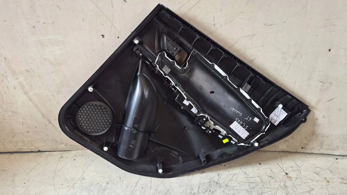 Suzuki SX4 S-Cross Lift Bakdörrpanel Vänster image 6