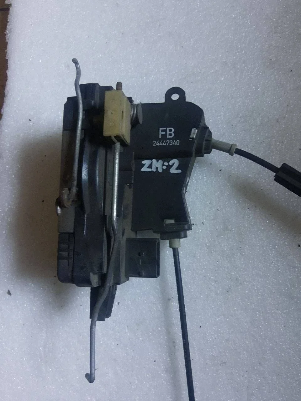 Serrure de porte avant Volvo V70 24447340