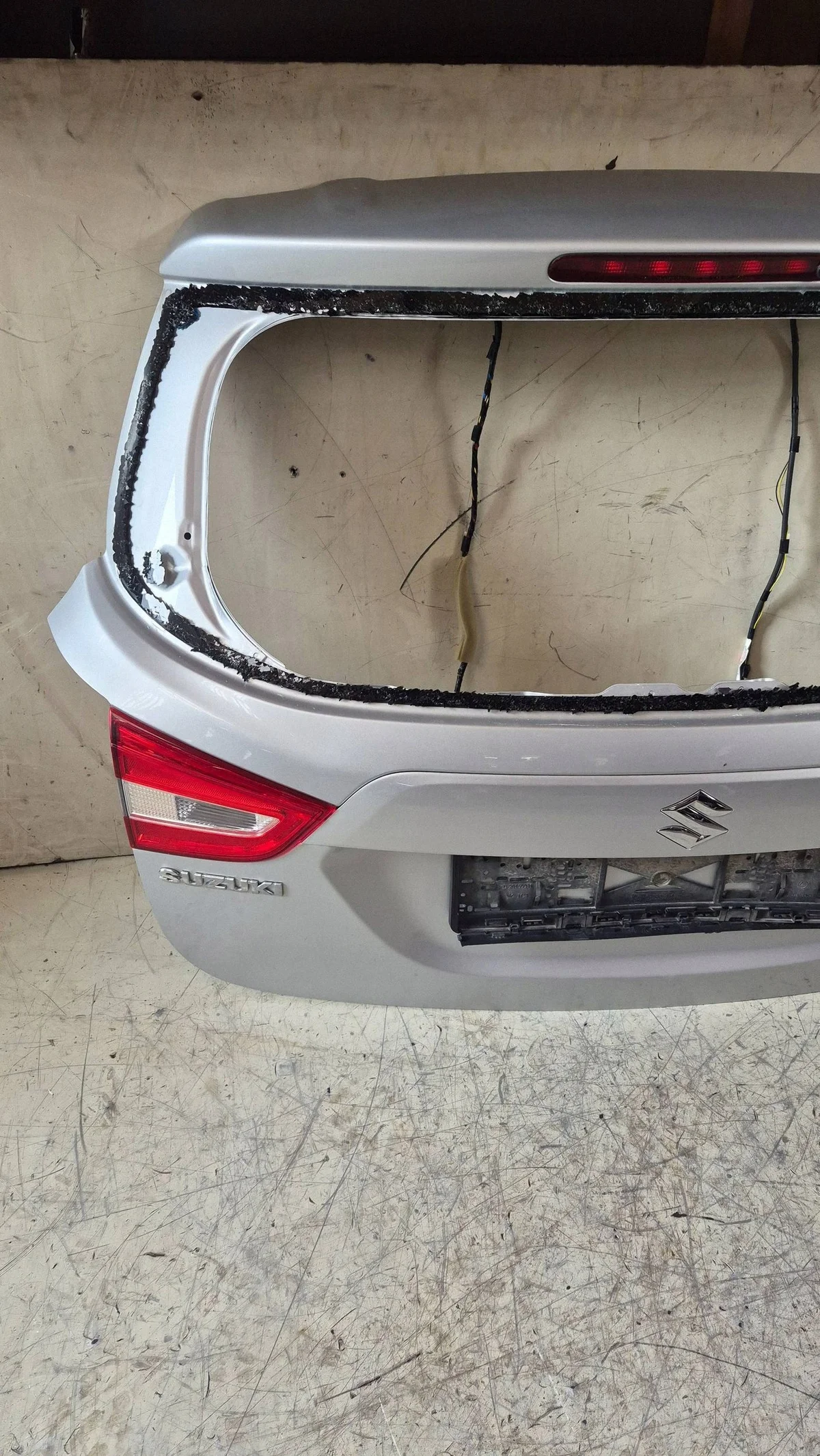 Suzuki SX4 S-Cross Lift Trunk Lid - ZCC Paint Code