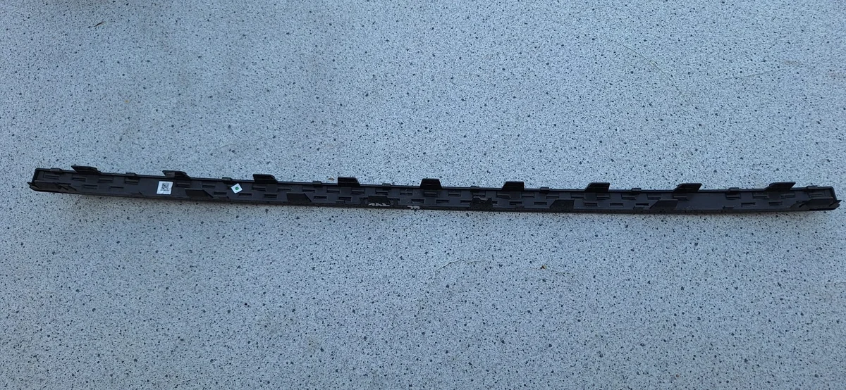 Moldura Parachoques Jeep Grand Cherokee WL Usado