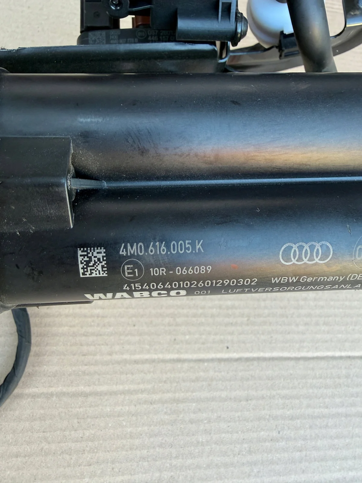 Luftfjädringskompressor Audi Q7 4M 4M0616005K image 4