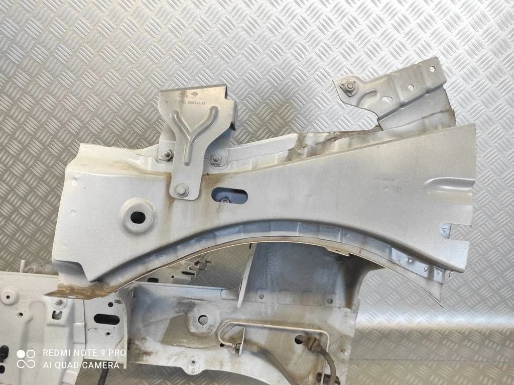 Främre vänster frontpanel Dacia Dokker image 6