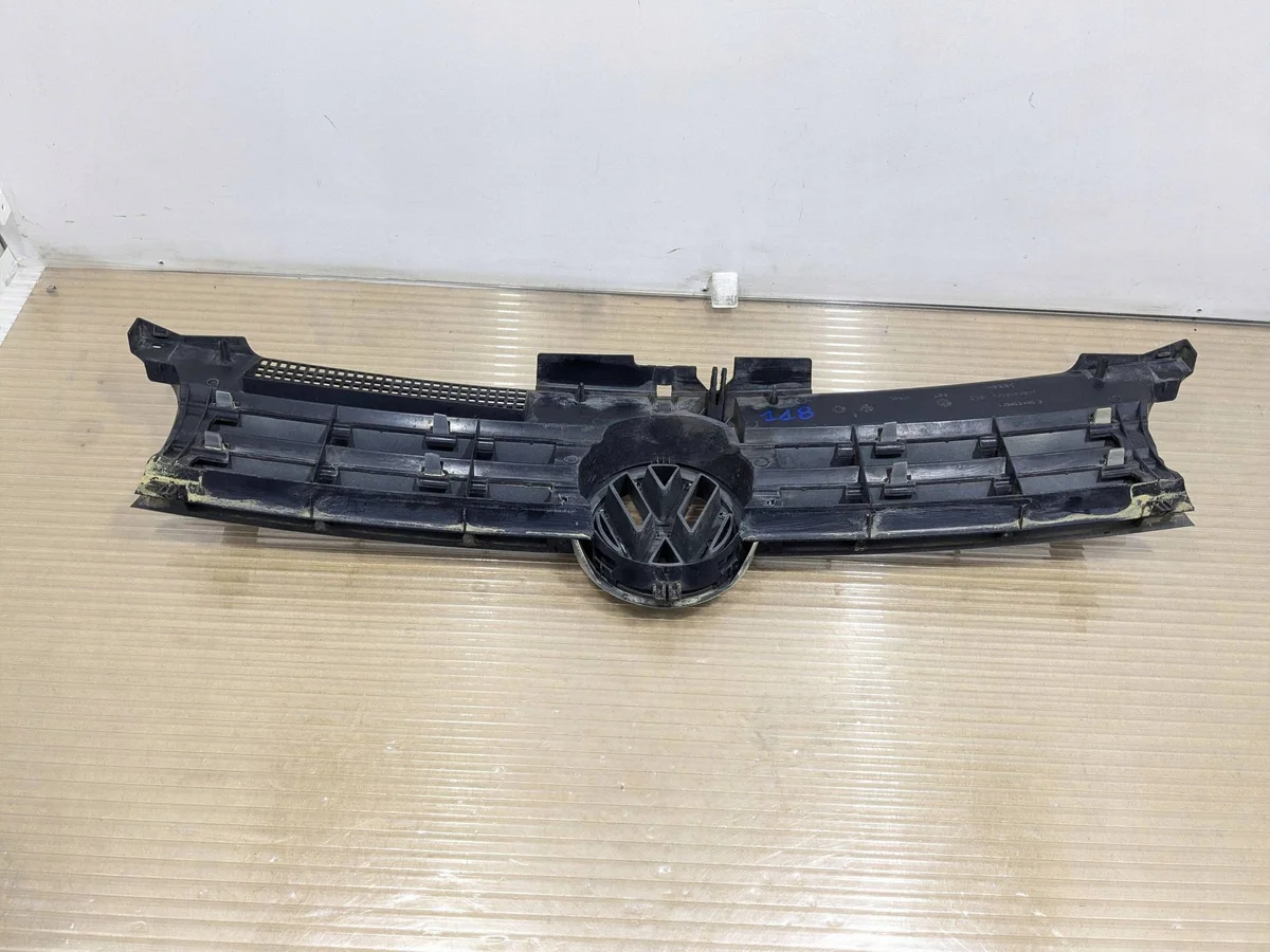 VW Golf 4 Grill Badge Emblem 1J0853651H Blue