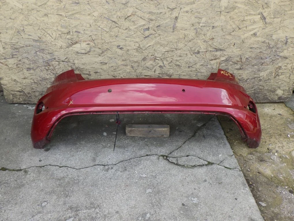 Ford Fiesta MK8 Parachoques Trasero Usado image 8