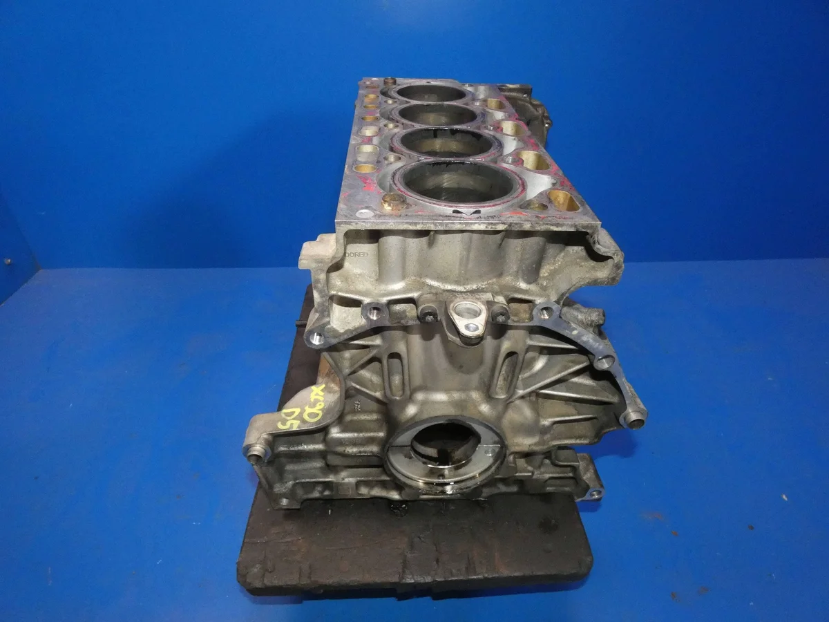 Volvo moottorilohko D4204T23 image 3