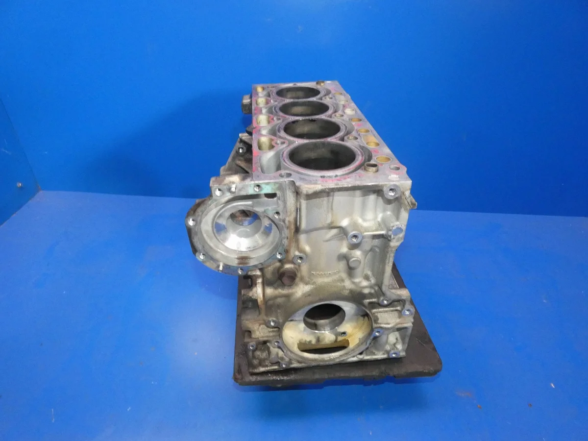 Volvo moottorilohko D4204T23 image 4