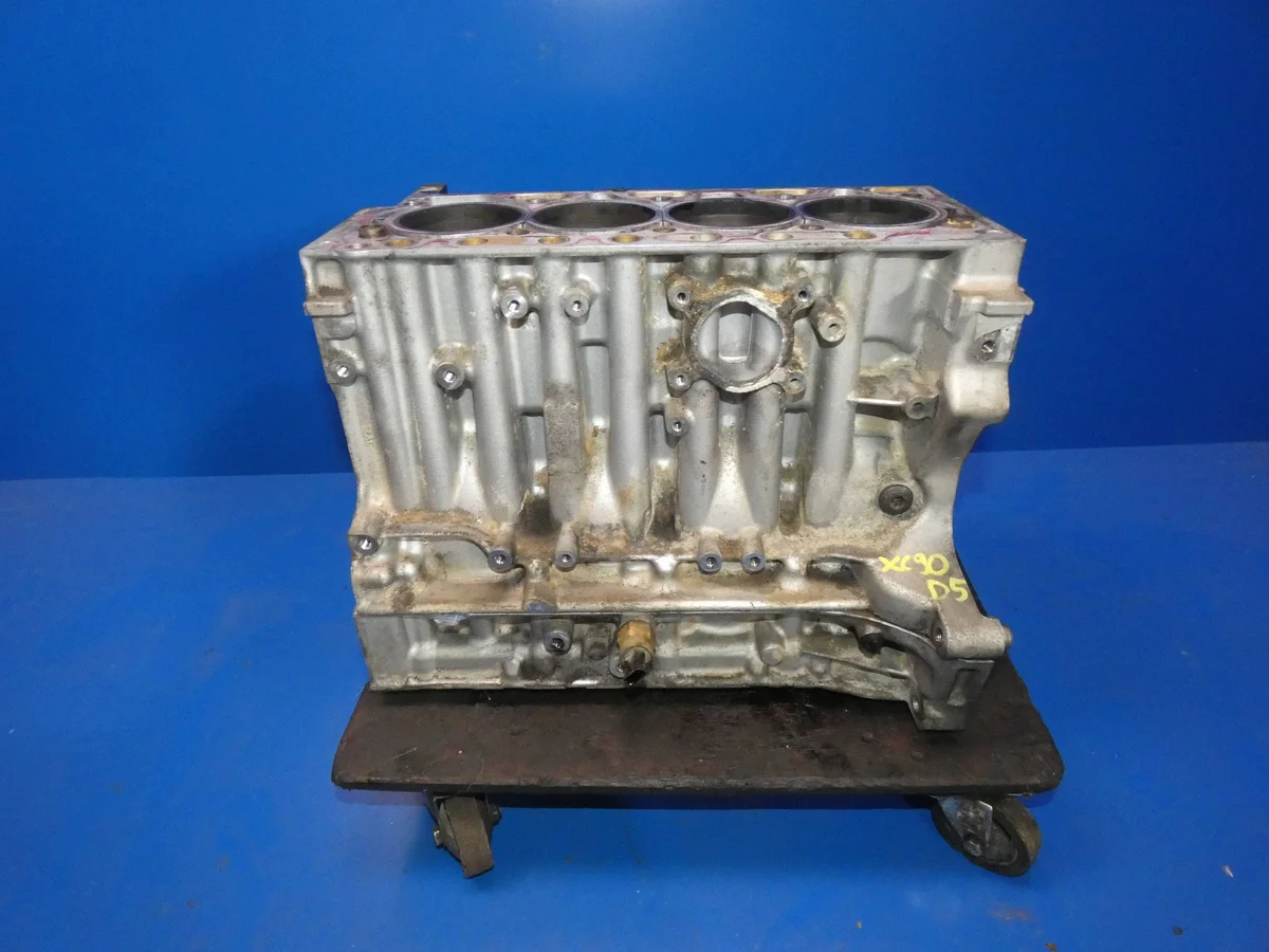 Volvo moottorilohko D4204T23 image 6