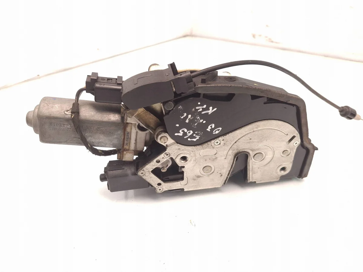 BMW 7 E65 E66 Dörrstängare bak 8240585 image 3