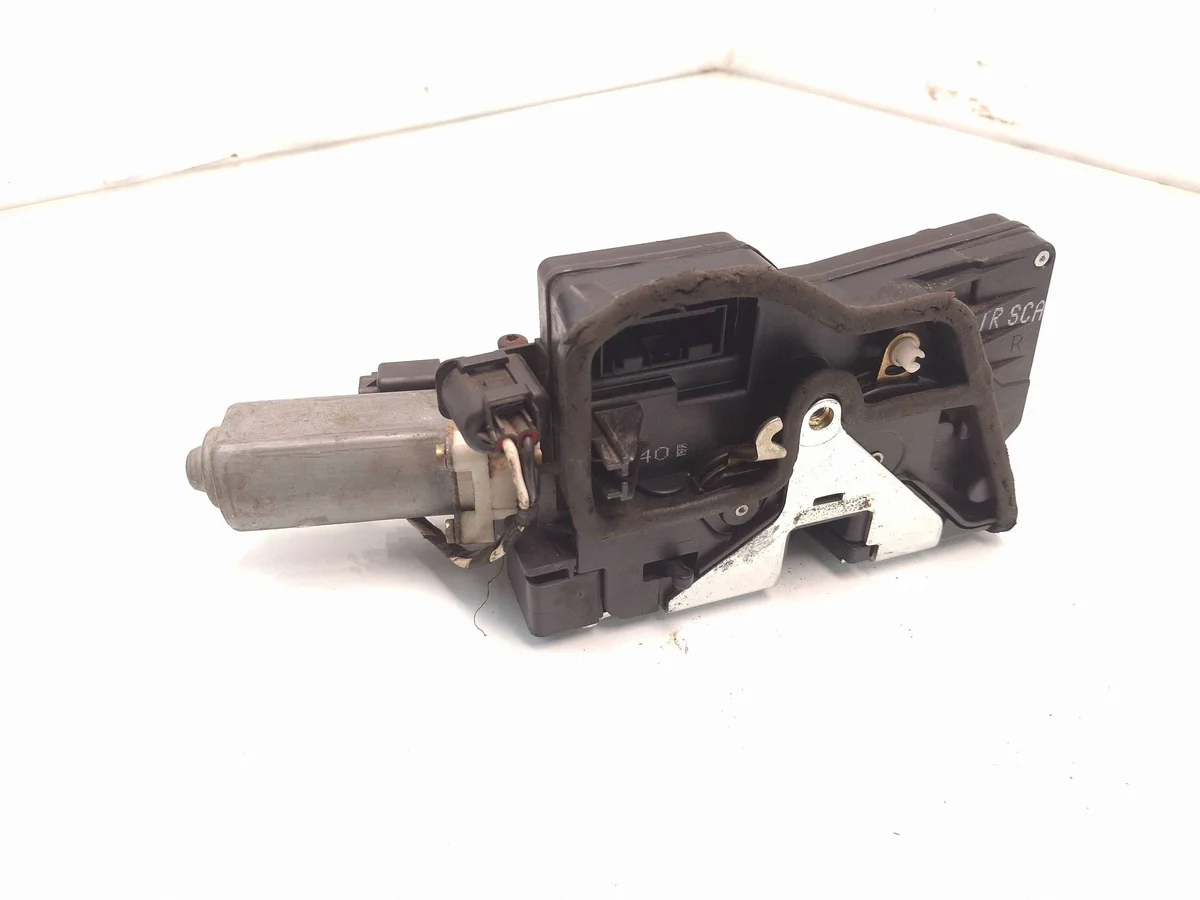 BMW 7 E65 E66 2005 Fecho Porta Traseira 7169240 image 3