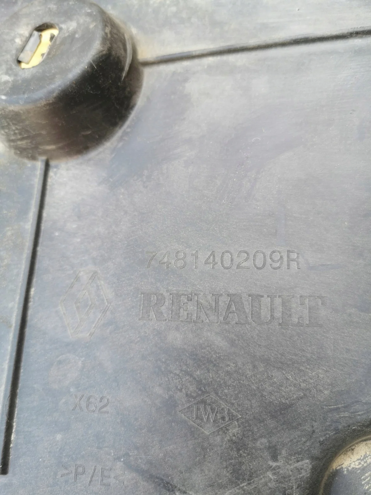 Renault Master III Afdekking AdBlue Tank 748140209R image 4