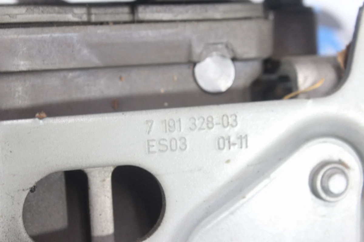 BMW 5 F10 F11 2011 Active Hood 7191328