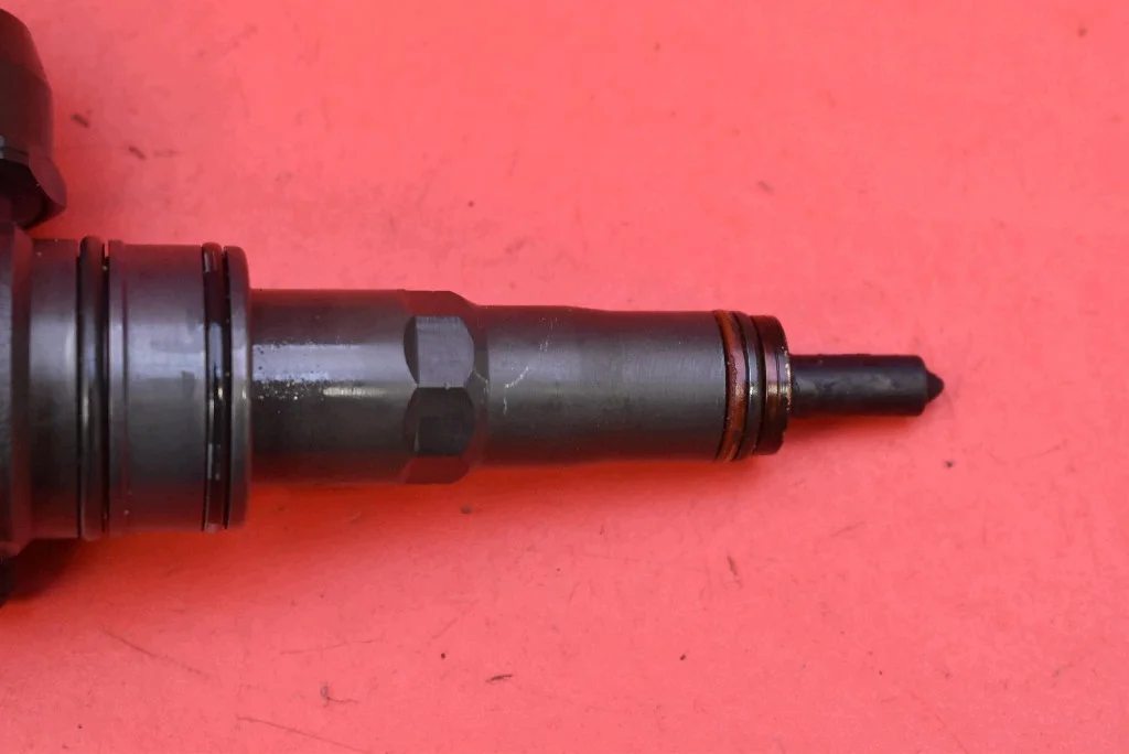 Einspritzdüse 038130073BQ VW Passat B6 2.0 TDI image 3