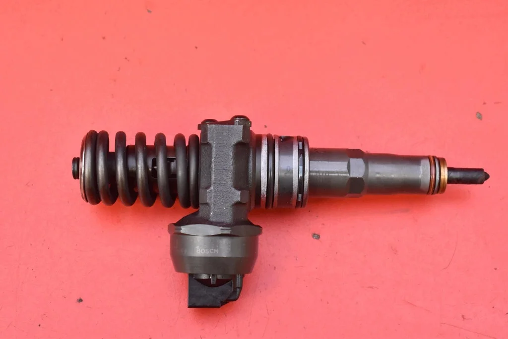 Einspritzdüse 038130073BQ VW Passat B6 2.0 TDI image 4