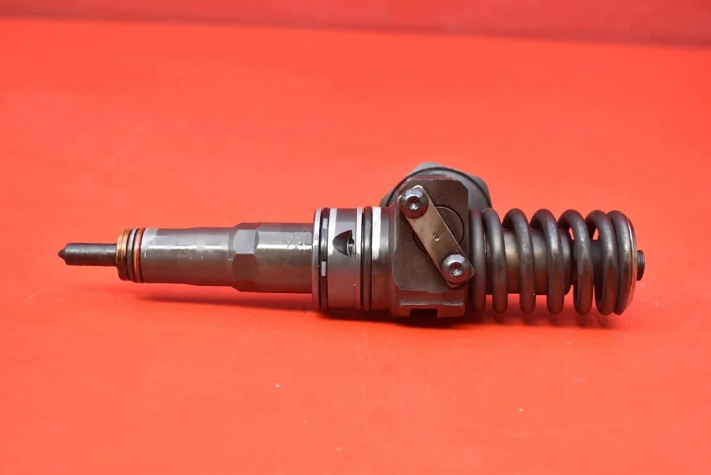 Einspritzdüse 038130073BQ VW Passat B6 2.0 TDI image 7