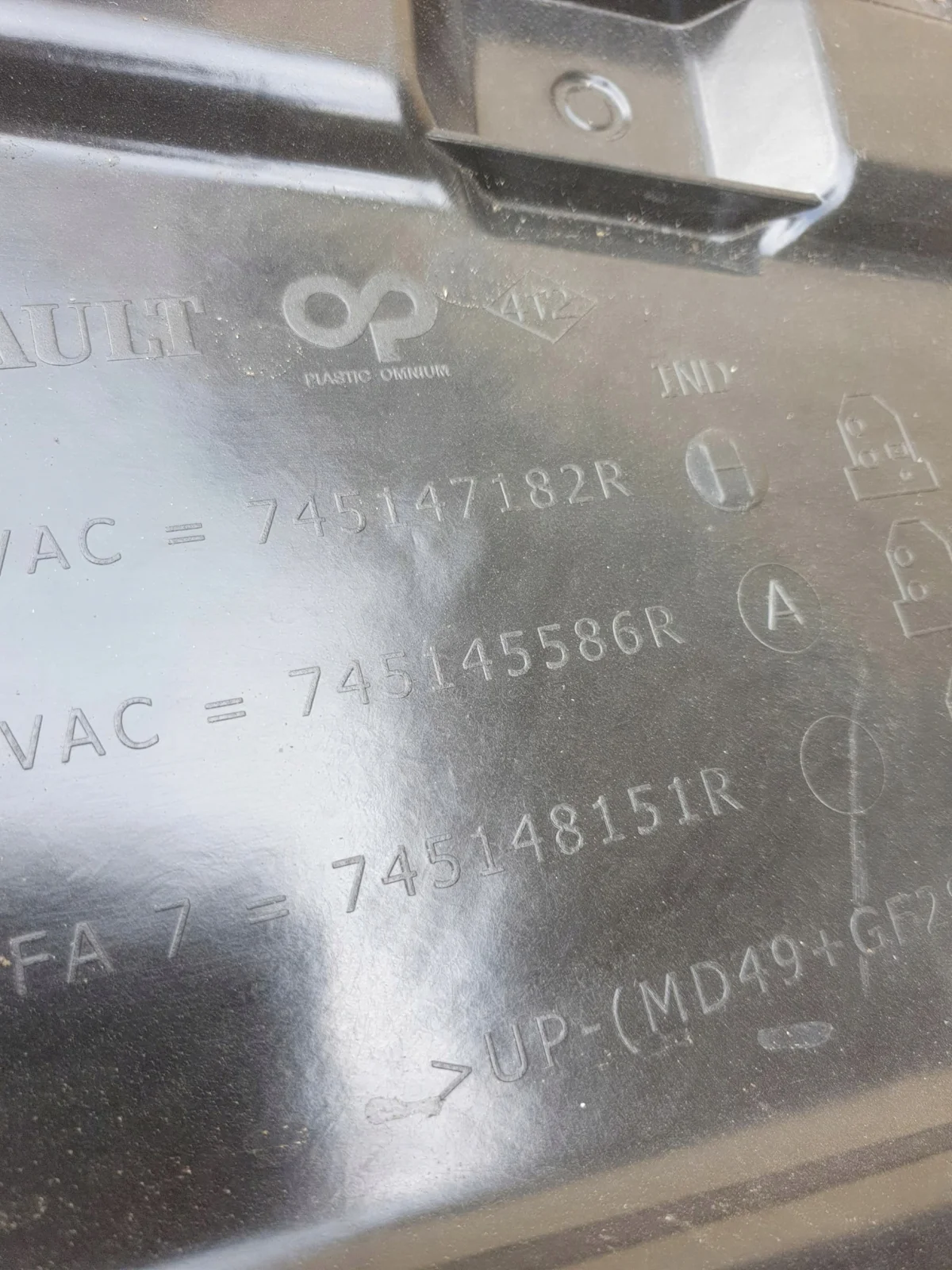 Renault Trunk Floor Mat 745147182R image 6